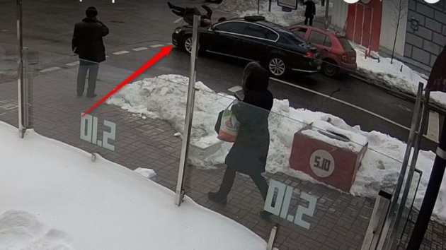 Появилось видео, как кортеж Порошенко сбил мужчину в центре Киева