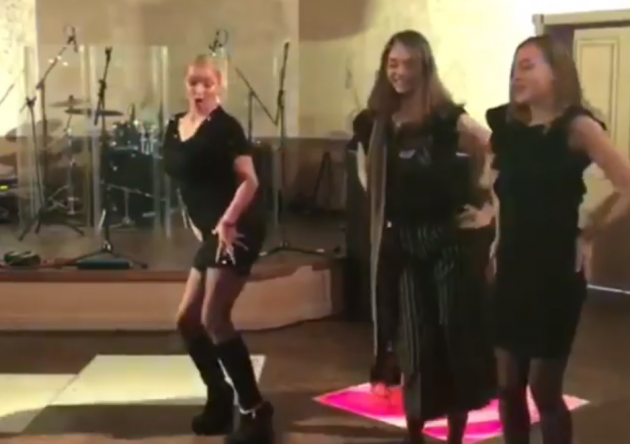 "Что с ногами?" Волочкова "зажгла" дискотеку своим танцем. Видео