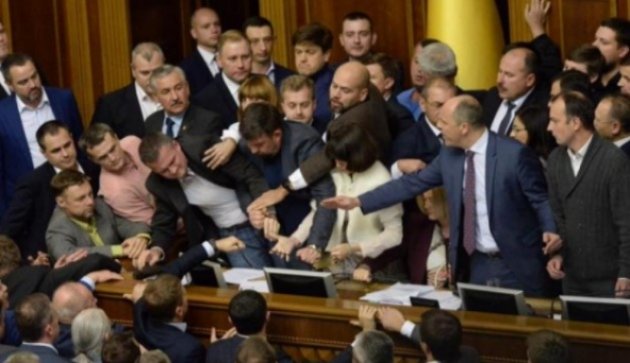 Миллионеры-обжоры: кто из депутатов живет в хоромах за счет украинцев