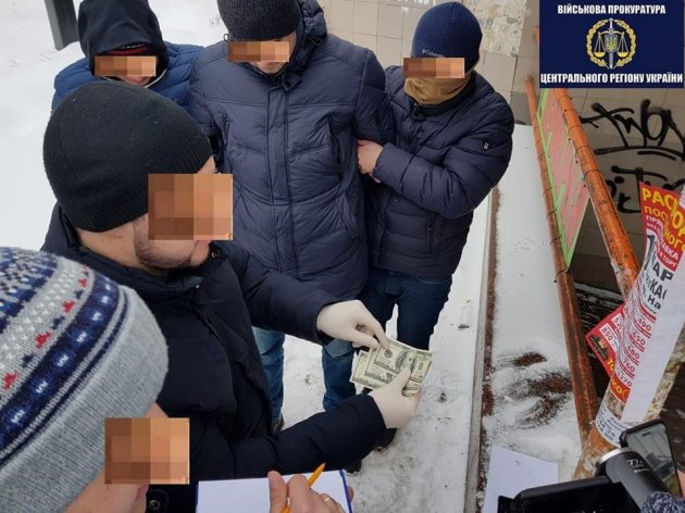 В "Борисполе" главные инспектора таможни погорели на крупной взятке