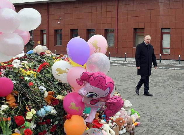 Путин призвал россиян не верить в огромное число жертв в Кемерово