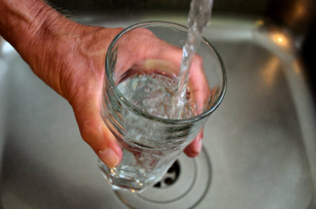 Воду в кранах на Киевщине отравляют химикатами, экспертиза это доказала