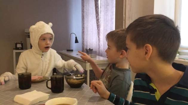 Увезли в неизвестном направлении: в Киеве похитили ребенка. Видео