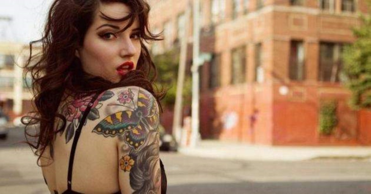 Тюремный запах тату: стало известно, как воспринимают женщину с рисунком на теле