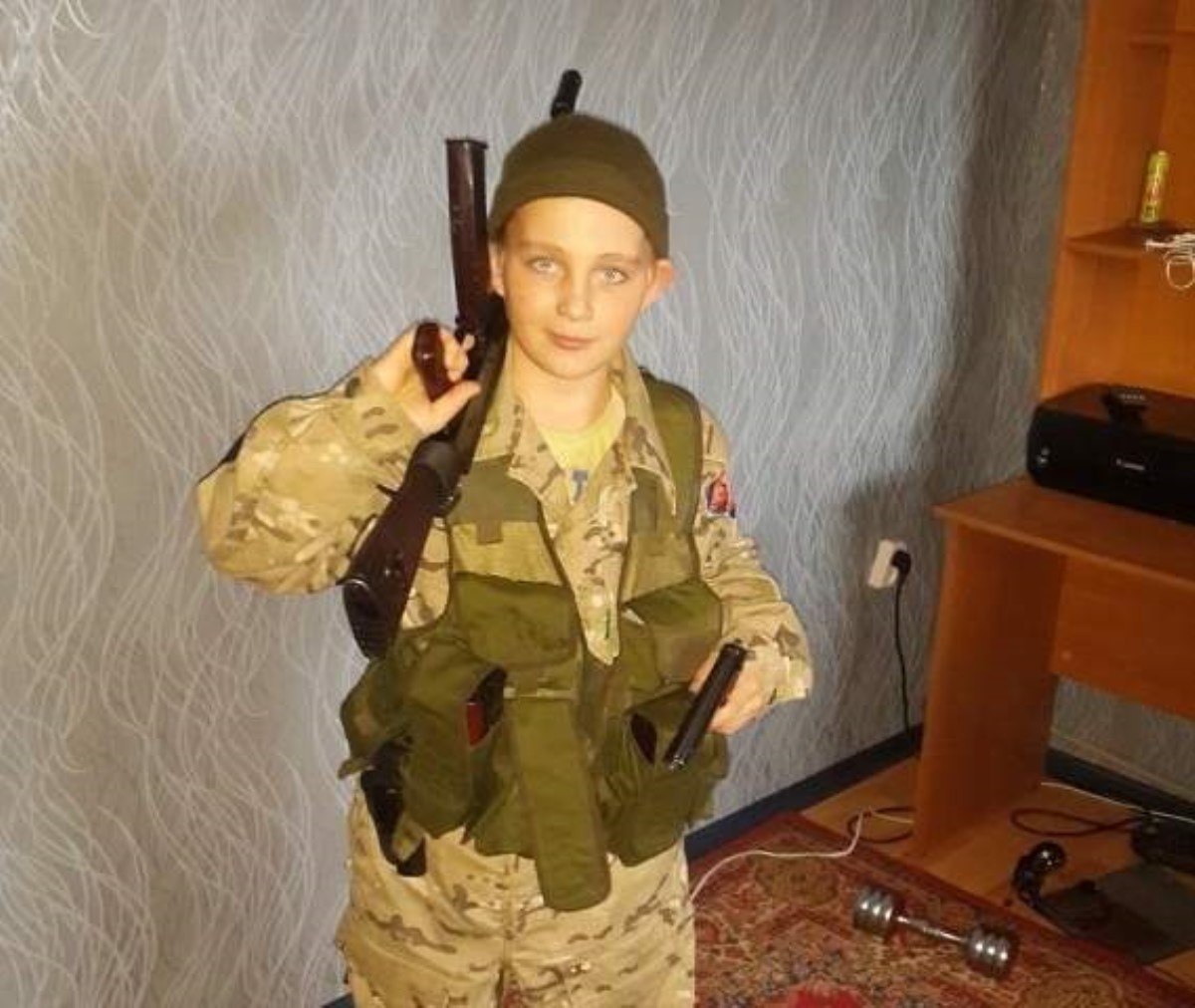 Жертва насилия: в базу "Миротворца" угодил 13-летний террорист. Фото