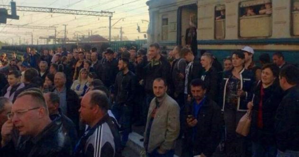 Под Львовом недовольные пассажиры блокировали электрички на Мукачево и Трускавец