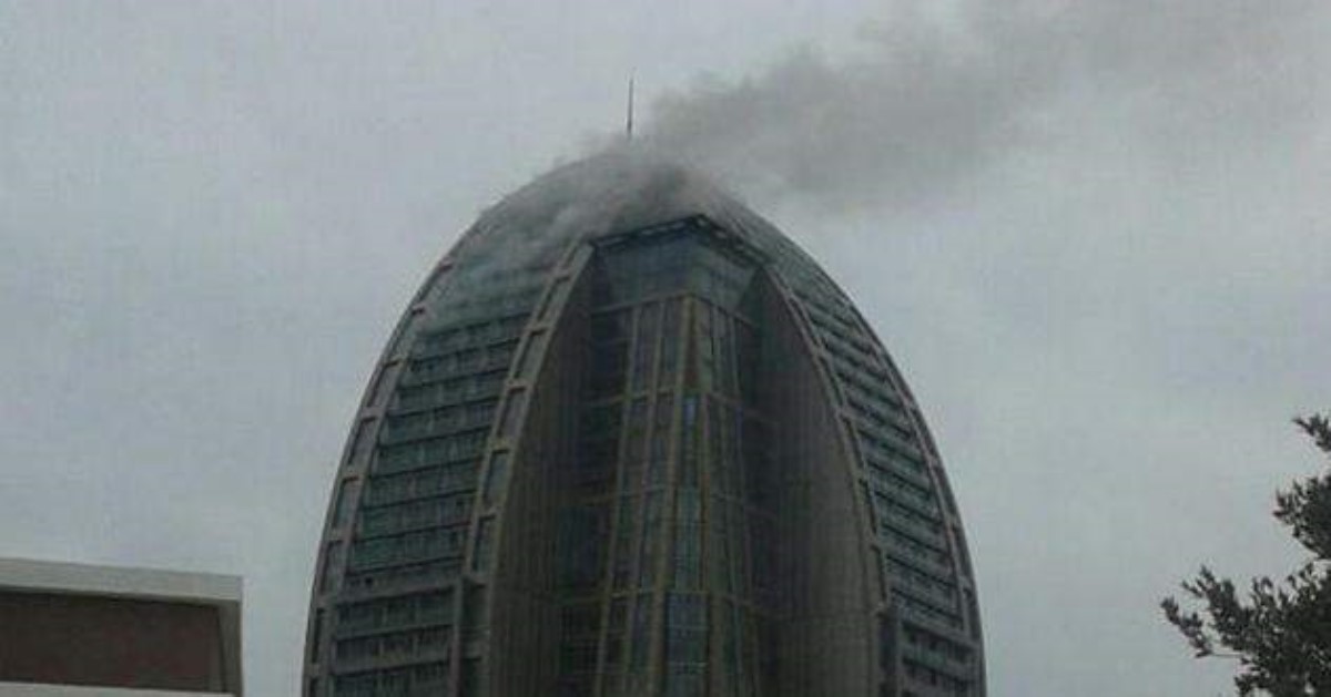 В Баку вспыхнул 33-этажный небоскреб Trump Tower: все подробности