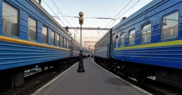 "Укрзализныця" отложила повышение цен на билеты
