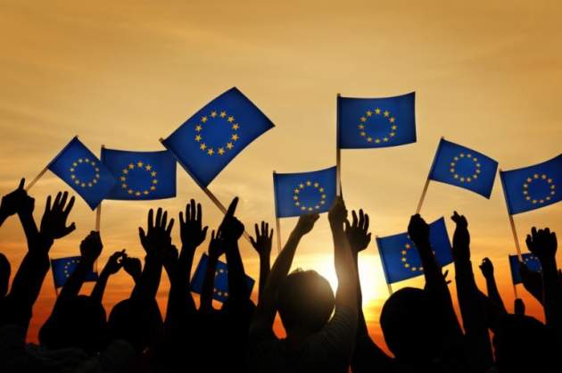 Массово подают на гражданство: какая европейская страна открыла для украинцев двери