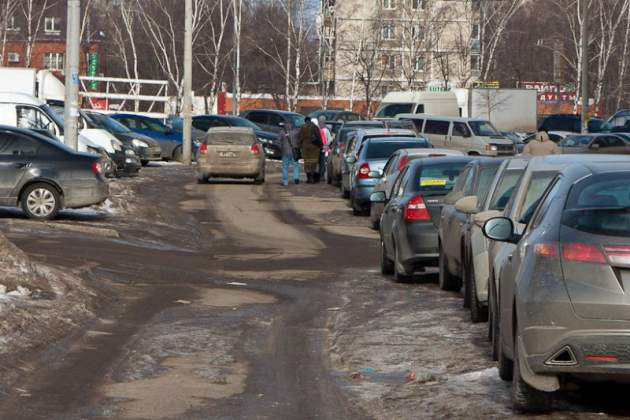 В Украине собираются запретить парковки во дворах жилых домов
