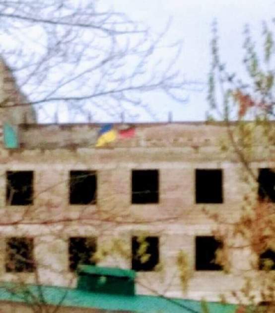 Под носом у "МГБ": в центре Донецка вывесили украинские флаги