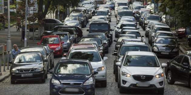 Дороги станут платными: автовладельцев готовят раскошелиться