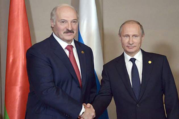 Лукашенко назвал Путина и Трампа петухами