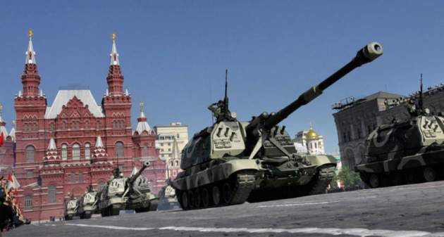 Москву заполонили российские танки и другая военная техника