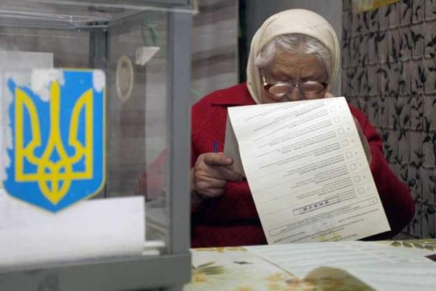 Майже половина українців не знає, за кого голосувати на найближчих виборах