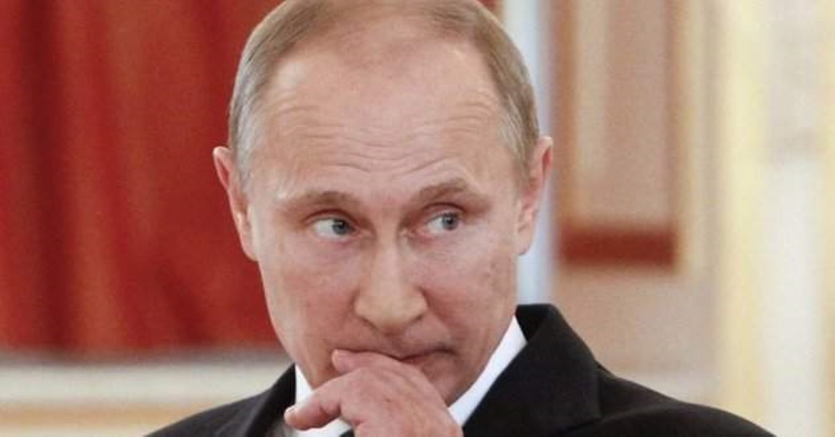 Угрозы, репрессии и ложь: правление Путина показали одним ярким видео