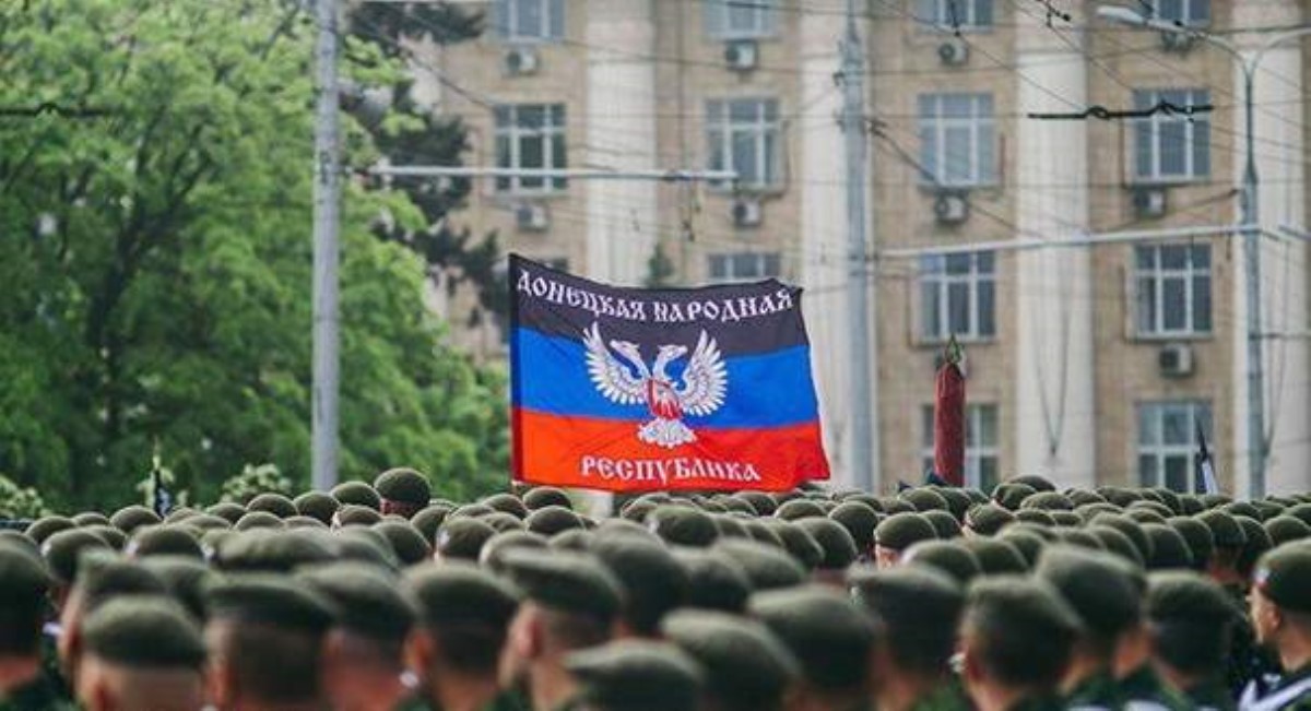 Турчинов дал ЦУ СБУ внести в черный список все СМИ, которые транслировали парад 9 мая из "ДНР"