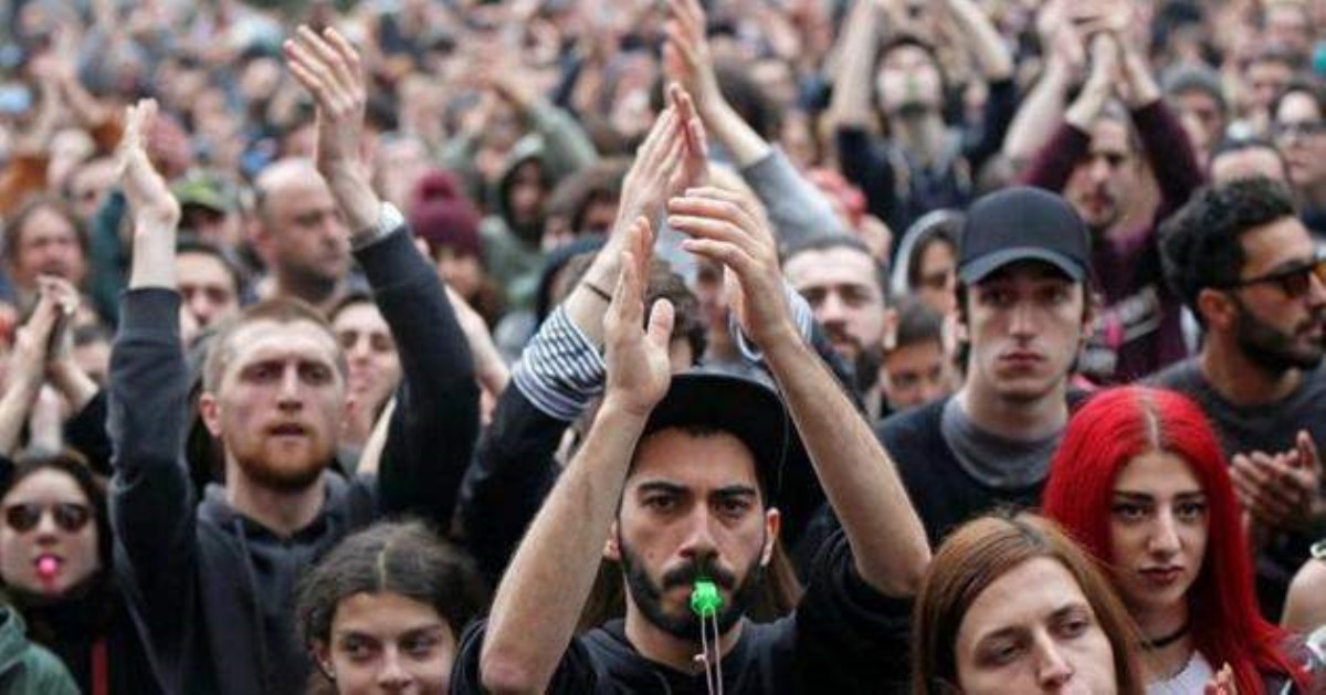 "Наркотический" бунт в Тбилиси перерос в эпохальную дискотеку