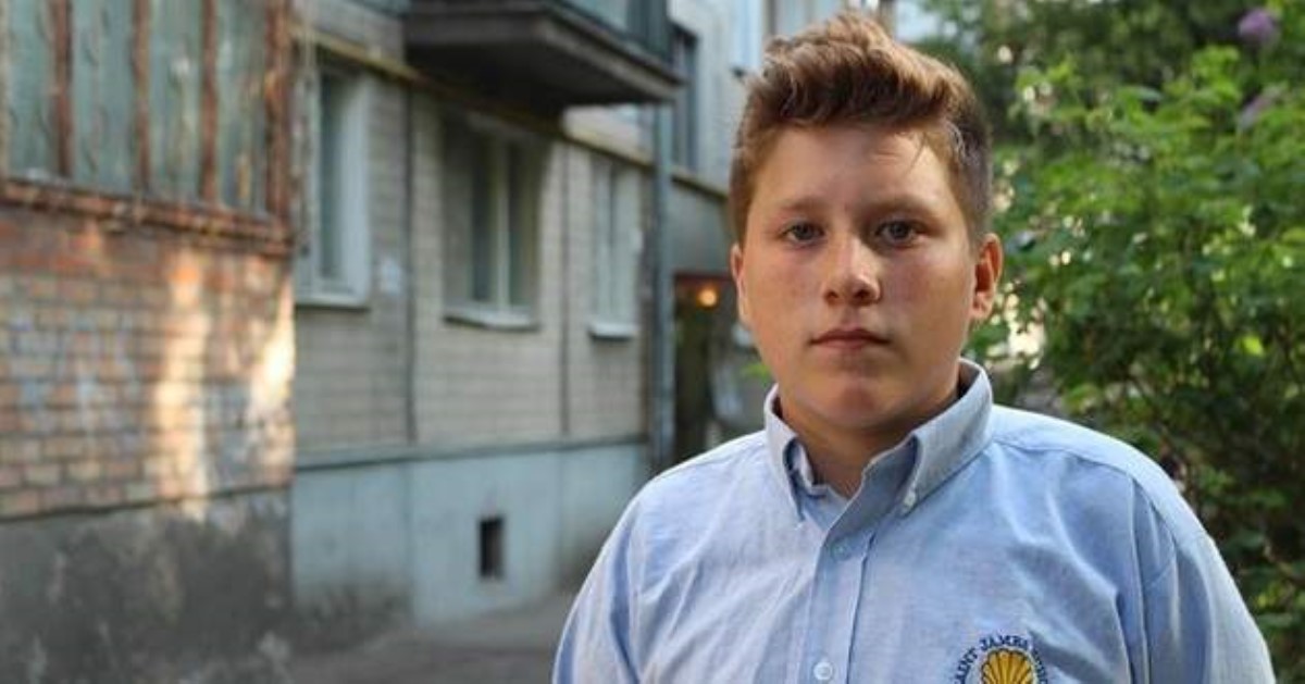 Стучал во все двери:  в Киеве подросток спас жителей многоэтажки от пожара