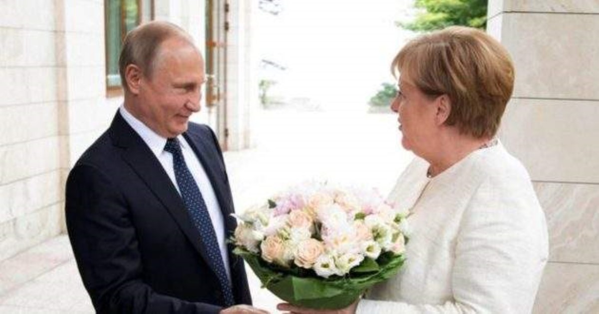 Миротворческая миссия на Донбассе под угрозой: стало известно о «договорняке» Меркель и Путина