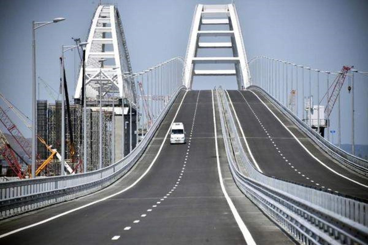 Крымский мост: стало известно, когда Гаага примет решение