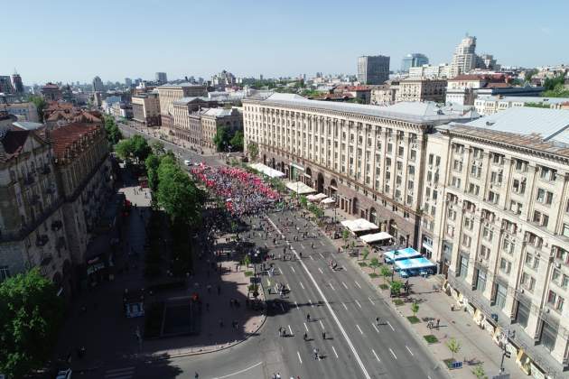В Киеве первомайский марш сняли с высоты птичьего полета