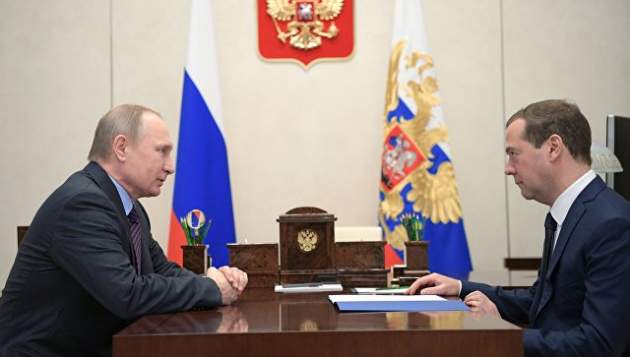 Путин готовится сменить в России правительство: названа дата