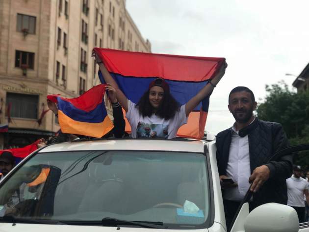 Что происходит в Ереване во время триумфа Пашиняна. Фото
