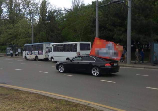 День Победы по-одесски: полиция отважно пустилась в погоню за авто с красным флагом