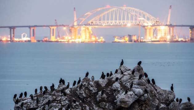 Порошенко: Керченский мост понадобится оккупантам, когда они будут срочно покидать Крым