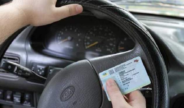 Придется заново учиться в автошколе: как будут забирать водительские права