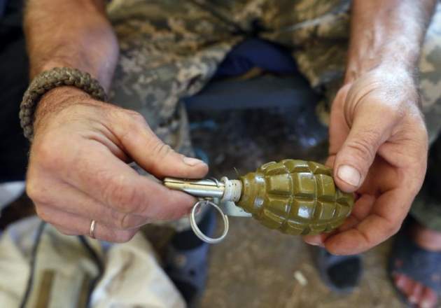 "Сувениры" с Донбасса: как оружие и гранаты попадают в мирные города Украины