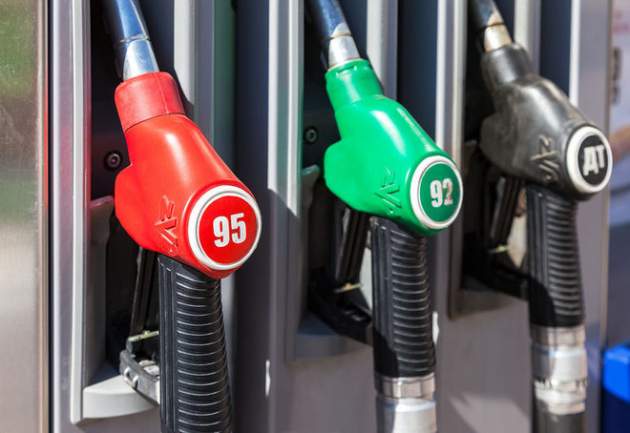 Цены на бензин на АЗС достигли рекордных отметок