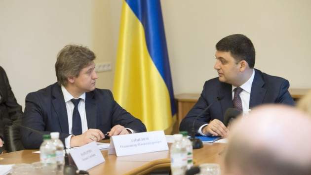 Ищите женщину: стали известны новые подробности громкой ссоры Гройсмана и Данилюка