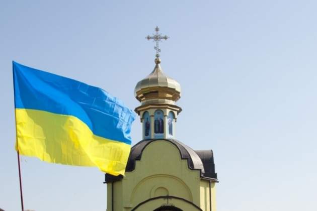 Применили газ: в Киеве напали на церковь УПЦ КП