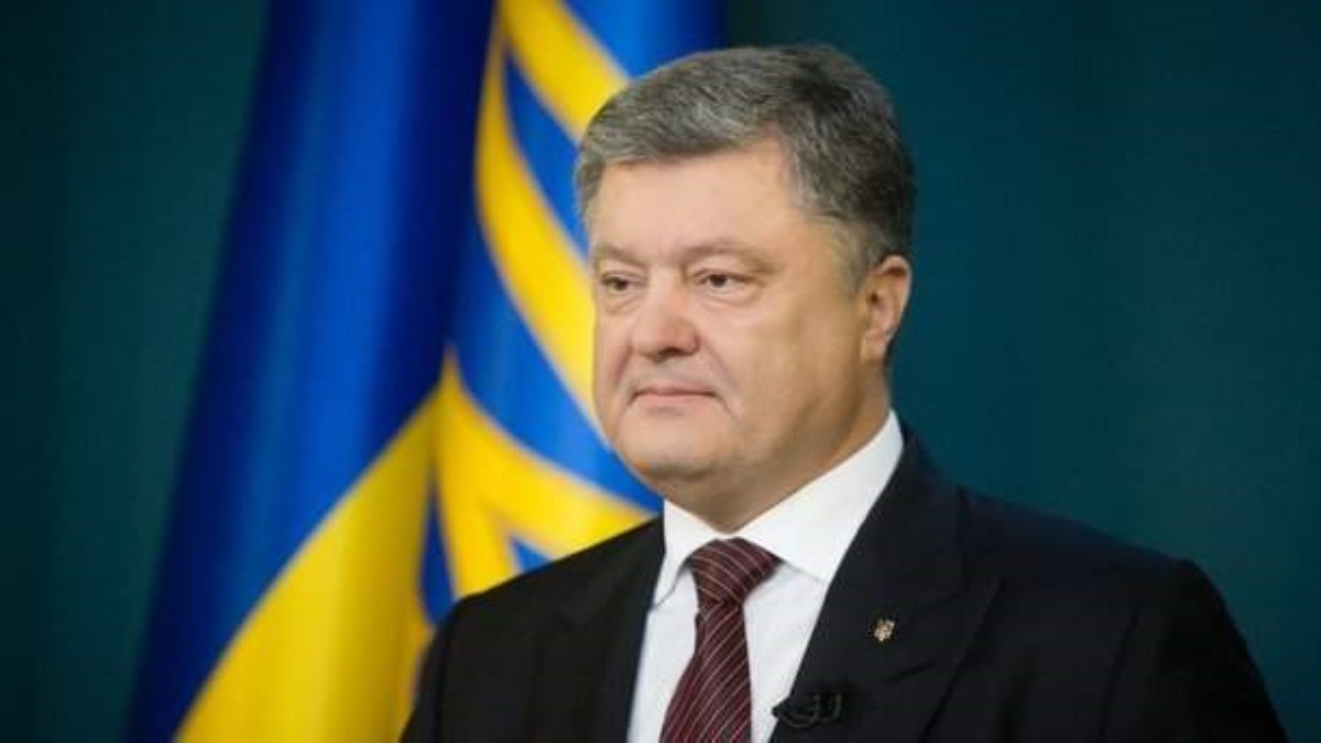 Порошенко поручил ввести обязательный экзамен по украинскому языку для получения гражданства