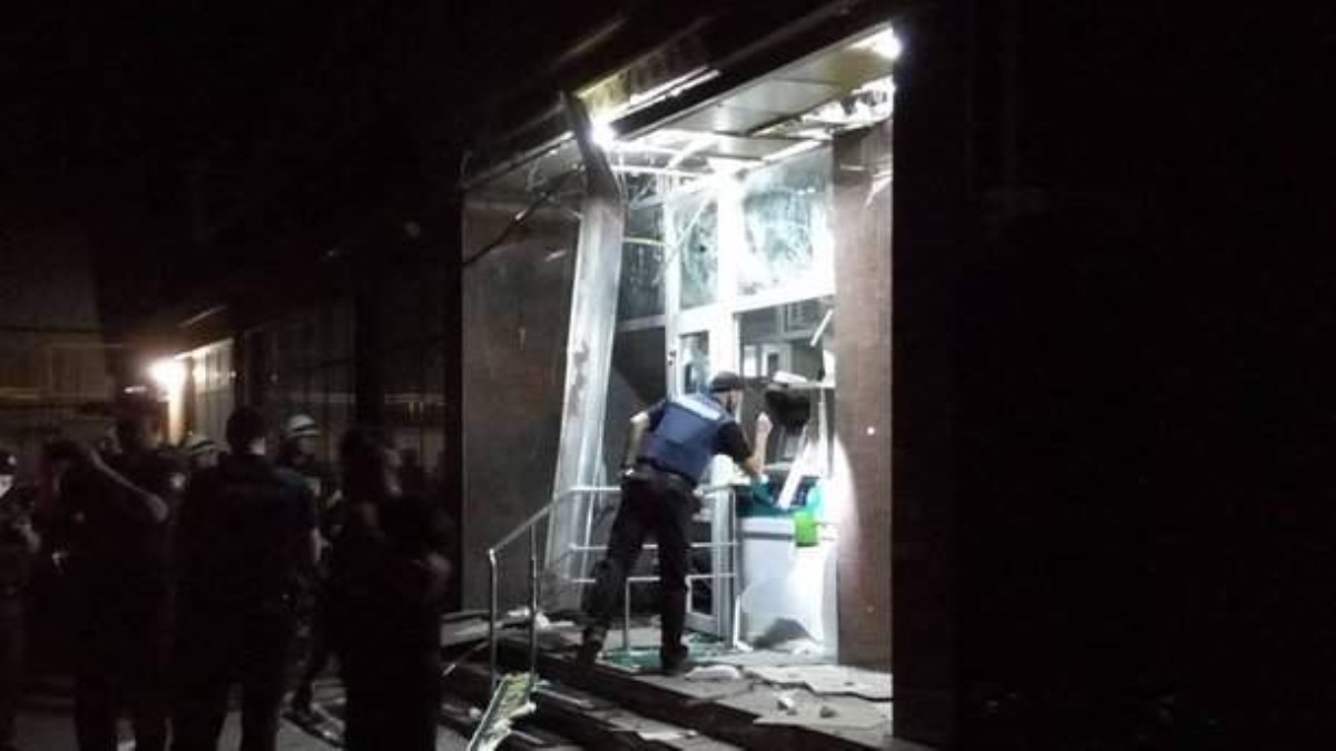 В Кропивницком взорвали банкомат. Видео