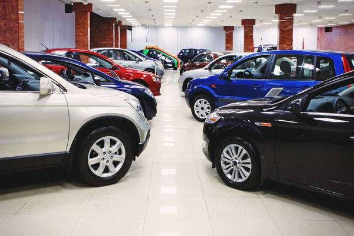 Продажи новых авто в Украине выросли на 10%: берут Toyota, Volkswagen и Renault