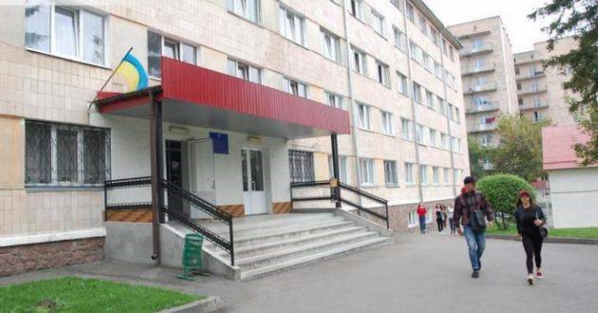 Пожалуйся Порошенко: киевскую студентку грубо унизили в общежитии