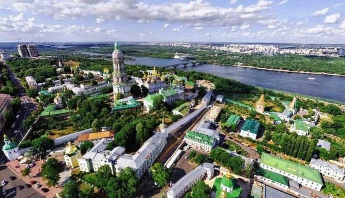 Церковные обряды в Киеве: сколько придется выложить за крестины и венчание