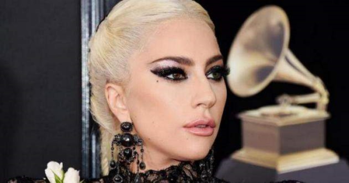 Гага стала леди: эпатажная певица кардинально сменила имидж
