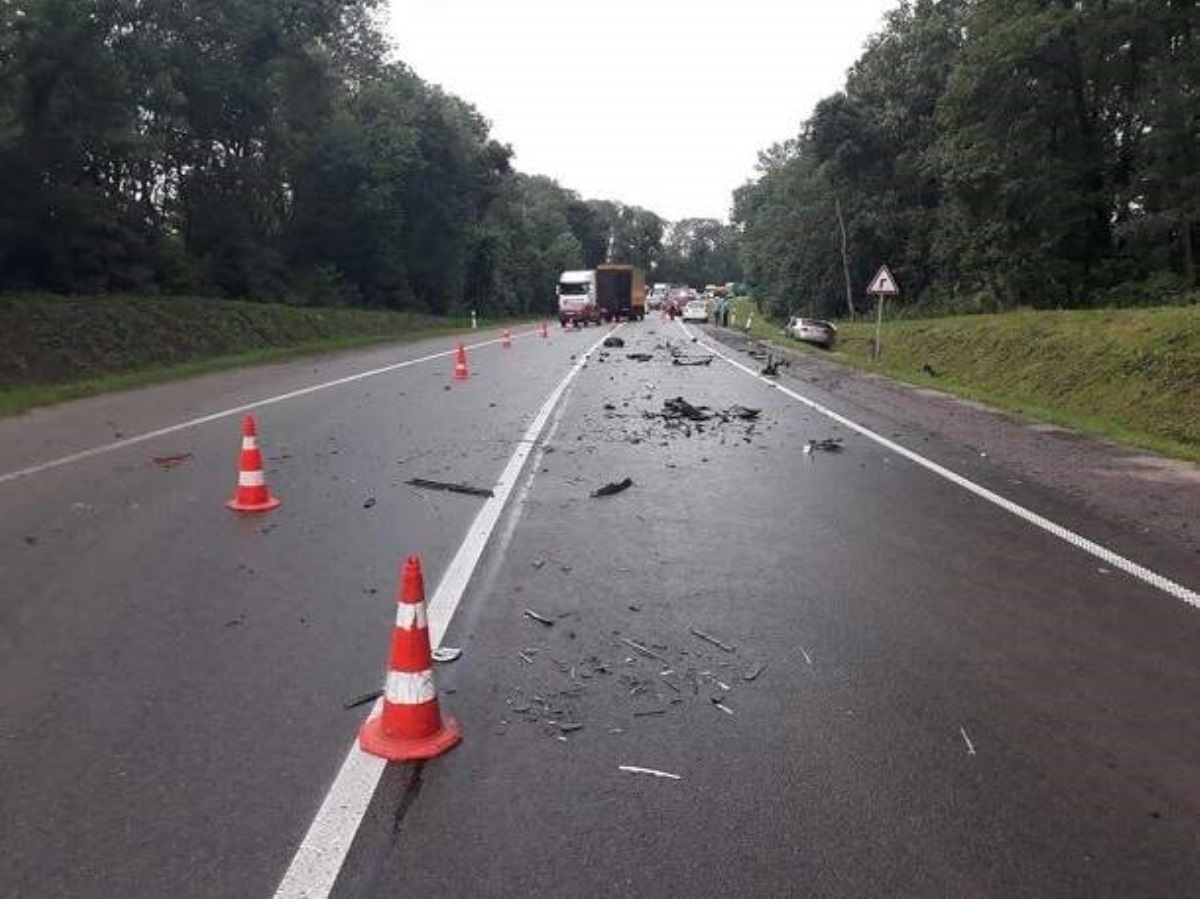 Влиятельный дипломат попал в аварию на Львовщине: фото с места ДТП