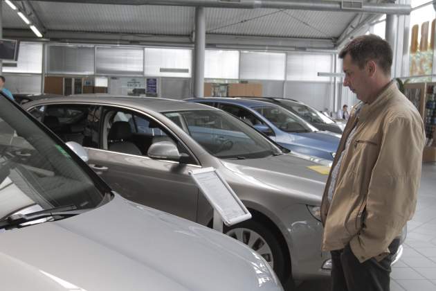 В Украине продавали в кредит дешевые авто и "кинули" покупателей