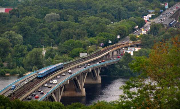 Капремонт не поможет: мост Метро в Киеве может рухнуть в любой момент - проектировщик