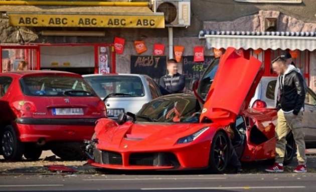 Смотреть больно: автоледи безжалостно убила новенькую Ferrari за 60 секунд
