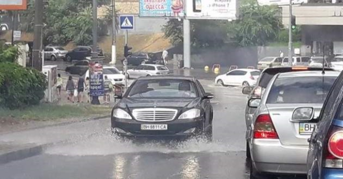 Одесса "поплыла": опубликованы фото и видео потопа