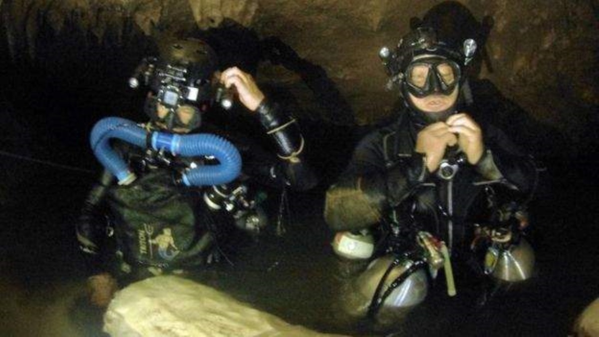 Украинский дайвер рассказал, как спасал детей из затопленной пещеры в Таиланде