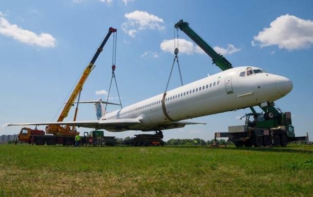 Аэропорт "Киев" обвинил НАБУ в аварии самолета