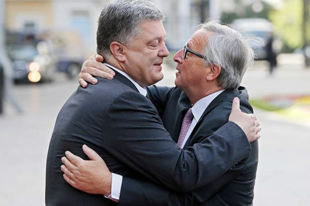 Президент Еврокомиссии не смог устоять без поддержки Порошенко. Видео