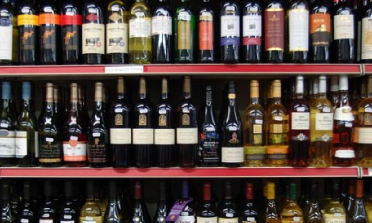 Как распознать поддельный алкоголь: советы эксперта